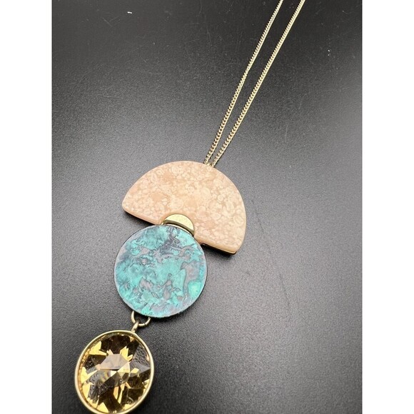 Geometric Pendant Necklace - Picture 2 of 8